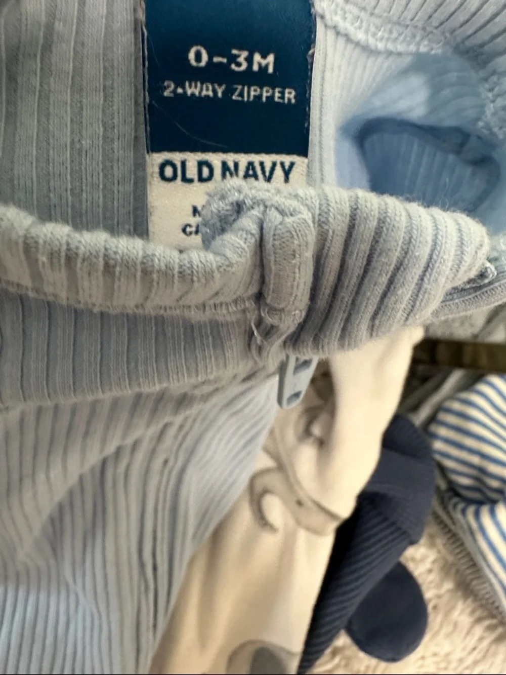 🔎 Bundle of 8 Newborn to 3 mo Clothing